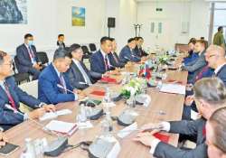 မဝေးသည့်ခရီး နီးသည်ထက် နီးစေ