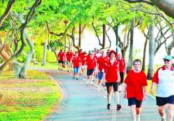 တစ်ဆောင်းသစ်ပြီ ပုံမှန်လမ်းလျှောက်ကြရအောင်