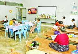 နွေရာသီ အပူဒဏ်ဖြတ်ကျော်ဖို့ အပူရှောင်စခန်းမှာ ခိုနားစို့