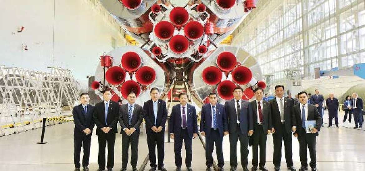 မဝေးသည့်နှလုံးသား ပိုနီးလာသည်