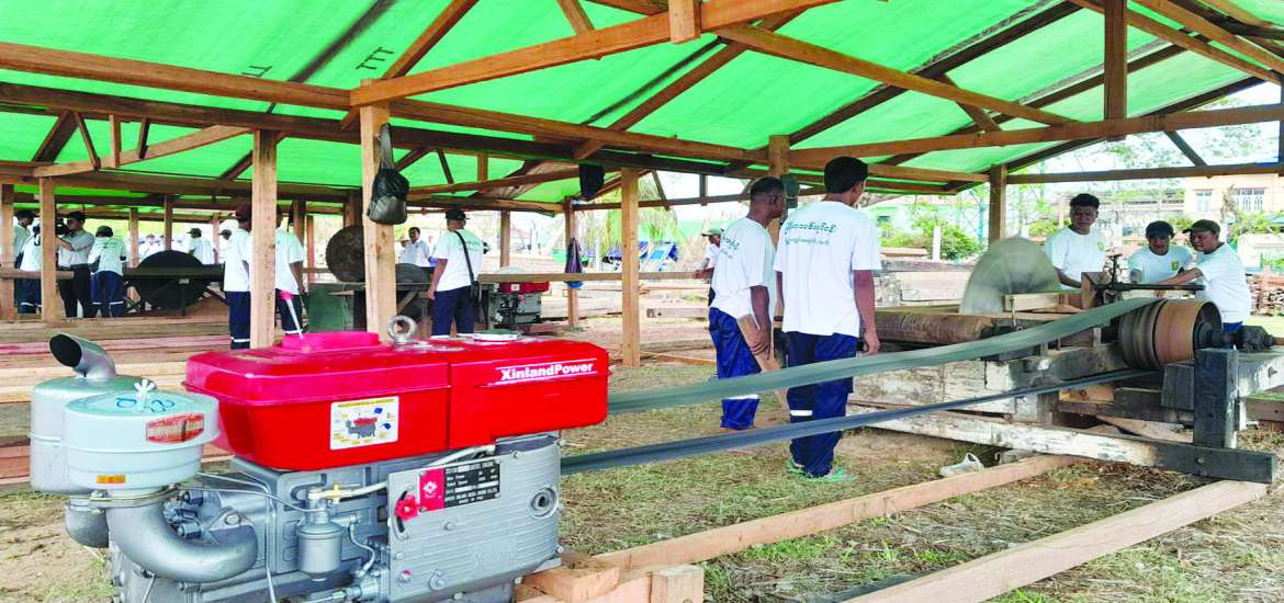 “မိုခါ” မုန်တိုင်းဒဏ်သင့်ရခိုင်ဒေသ ပြန်လည်ထူထောင်ရေးအတွက် ကြိုးပမ်းဆောင်ရွက်ချက် များ (၉) (သယံဇာတနှင့် သဘာဝပတ်ဝန်းကျင်ထိန်းသိမ်းရေးဝန်ကြီးဌာန)