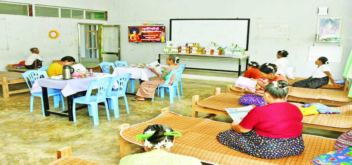 နွေရာသီ အပူဒဏ်ဖြတ်ကျော်ဖို့ အပူရှောင်စခန်းမှာ ခိုနားစို့